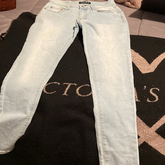Jeans - Picture 2 of 3